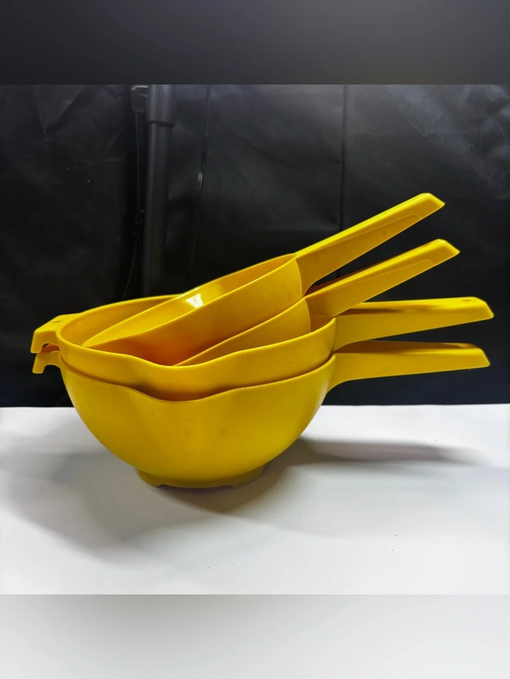 Vtg Tupperware 4 Yellow Colander Strainer 2qt 1 qt Grandma Cottage Core Country